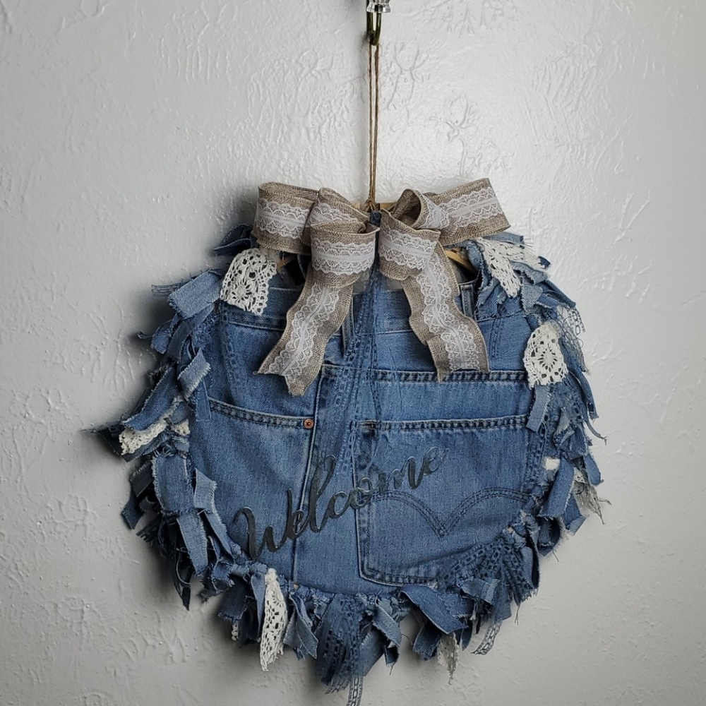 Adorable Welcome denim wreath - Picture 1 of 8